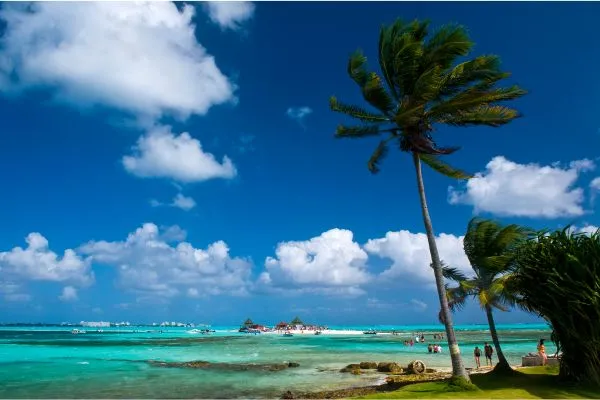 San Andrés: un paraíso caribeño que te robará el corazón.