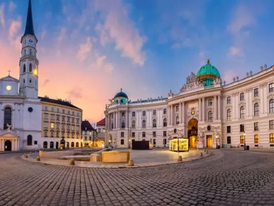 CONQUER THE IMPERIAL CAPITALS IN AN UNFORGETTABLE EXPERIENCE
