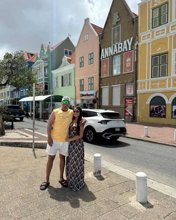 Caminando juntos entre colores y encanto