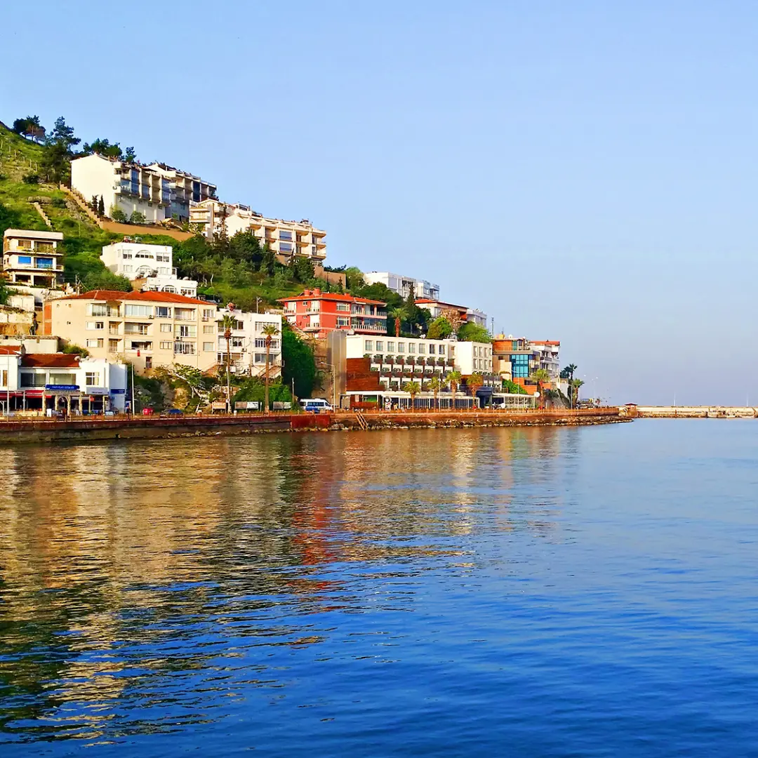 Una travesía por culturas vibrantes y escenarios ú