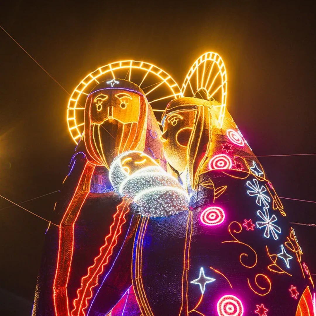 Discover Medellín's Christmas magic in an enchanting nighttime tour
