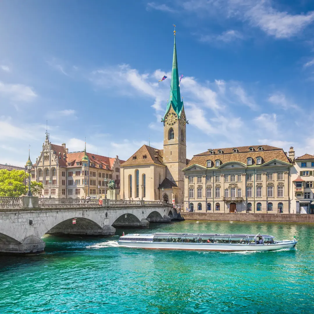 A comfortable and exclusive journey through Switzerland’s most iconic landscapes