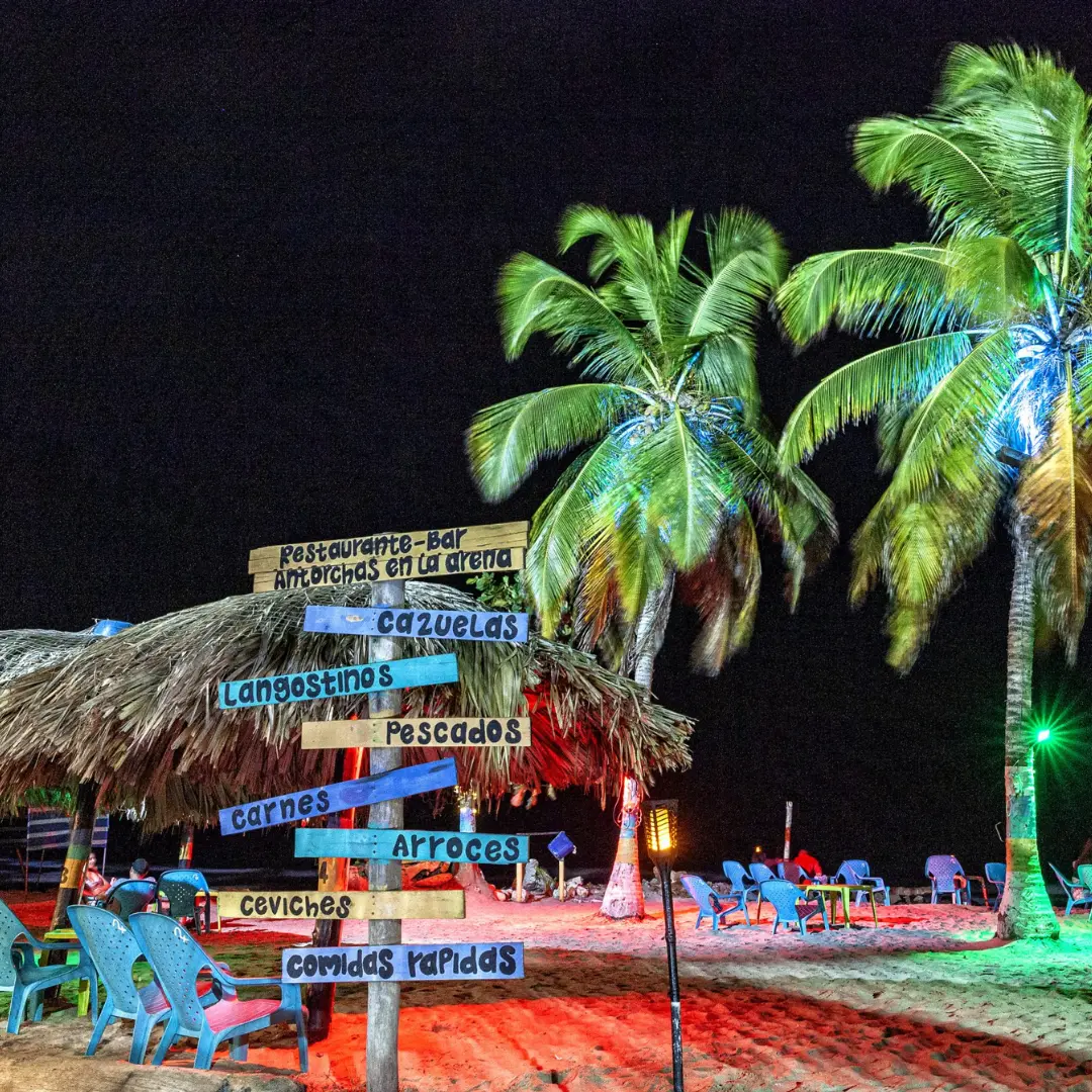 Relájate entre arena y horizonte