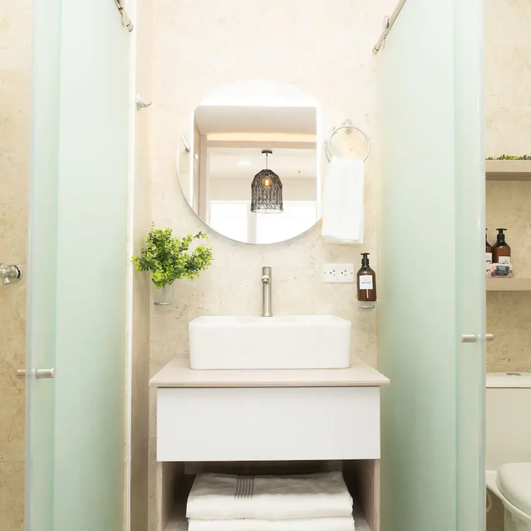 Tu escape ideal con ambiente moderno y acogedor