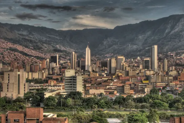 Medellín art and mountain at your own pace